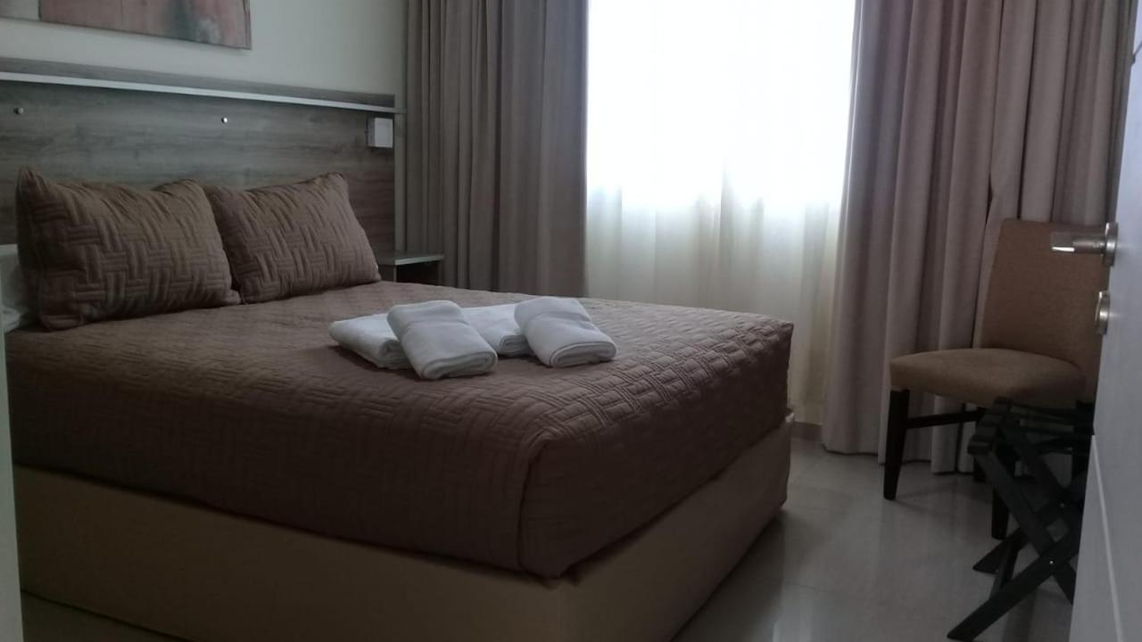 Illia 121 Apart Hotel Neuquén الغرفة الصورة